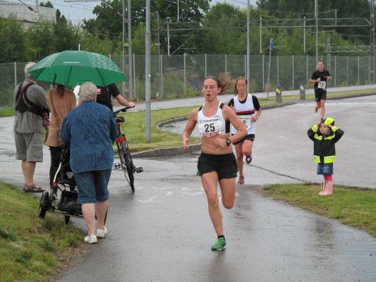 Dam segrarinnan på halvmarathon