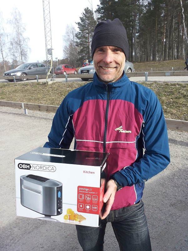 Micke lyckades få det ultimata priset på detta "brödrostlopp"